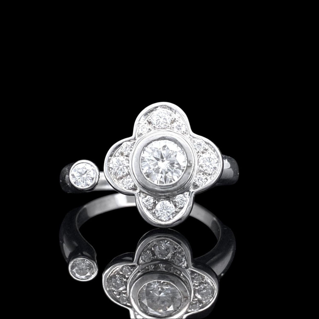Impimo 0.90 CT moissanite vintage ring, 925 sterling silver with 18K white gold plating - the vintage setting shown front on with its fine edge detailing.