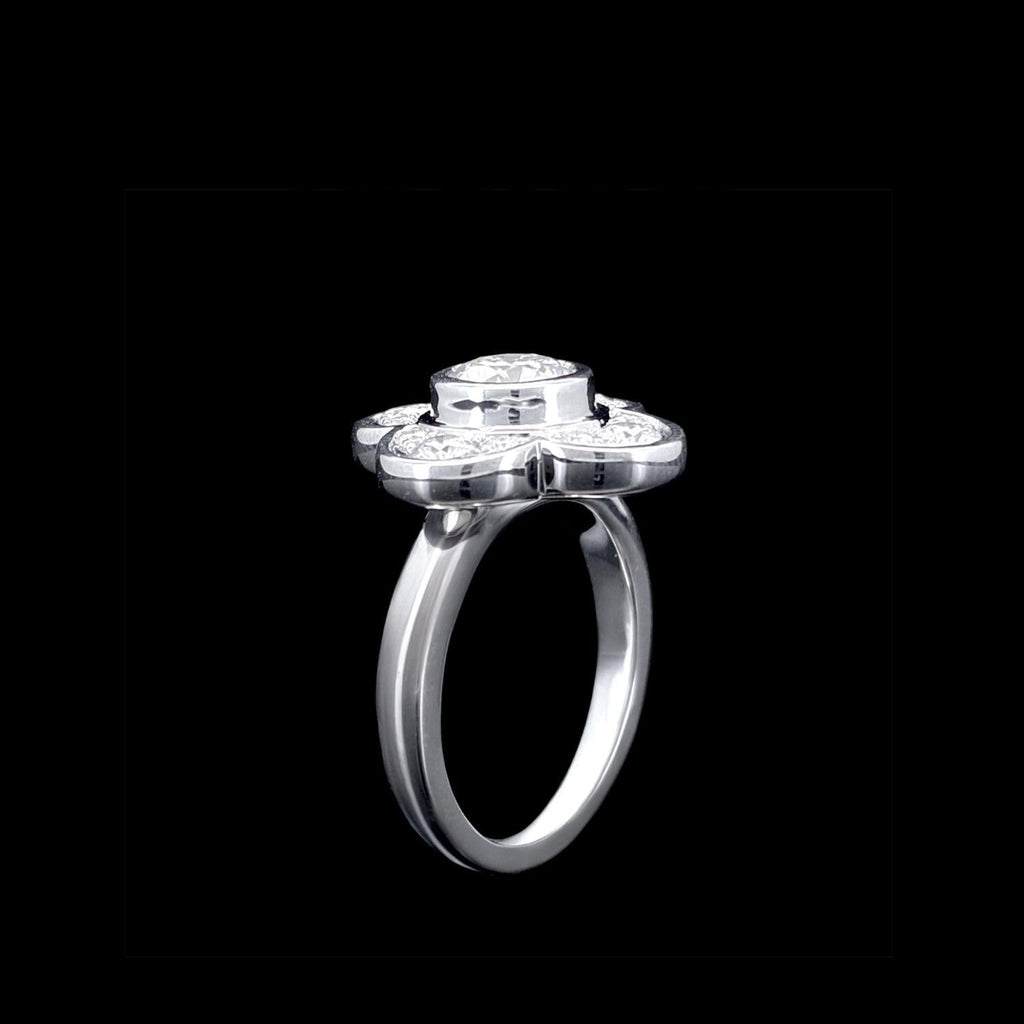 Impimo 1.0 CT moissanite floral ring - closer view of the centre stone and the petal setting.