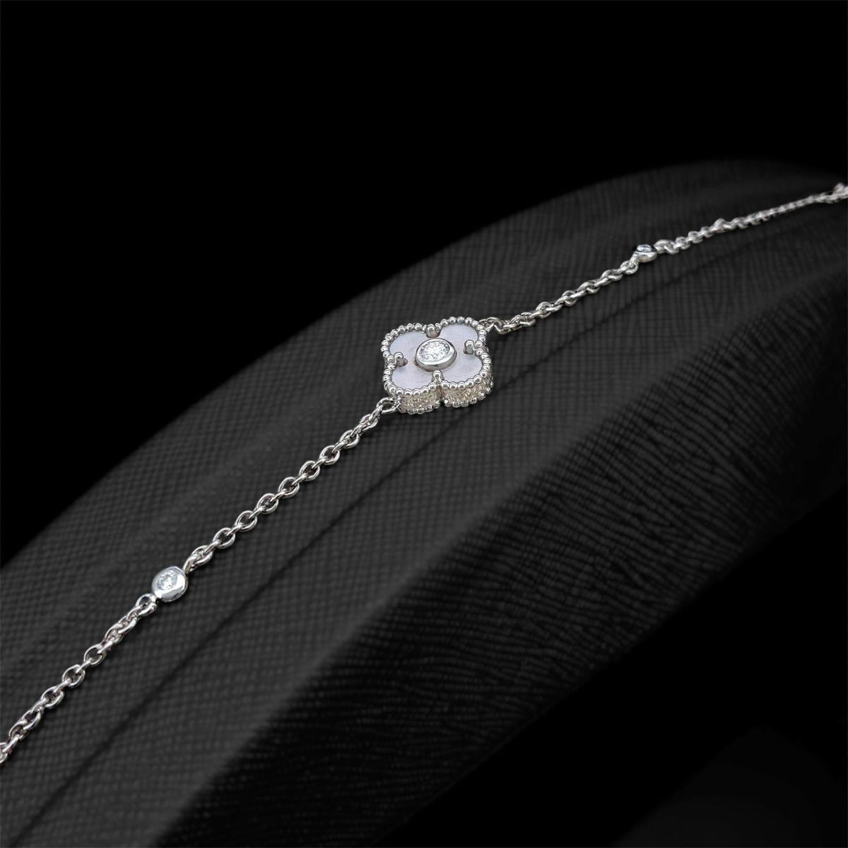 Impimo pink mother of pearl and moissanite four-leaf clover bracelet – alternate view