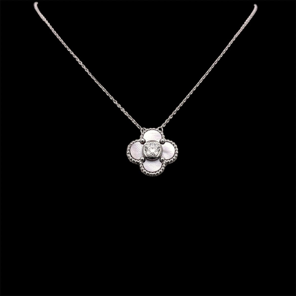 Impimo pink mother of pearl and moissanite four-leaf clover pendant