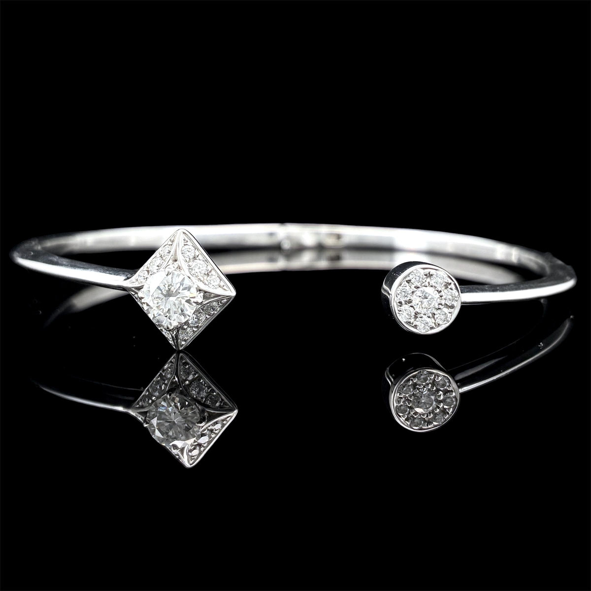 Impimo moissanite round centre bracelet - front view of the band with the round centre stone and the set stones running around it.