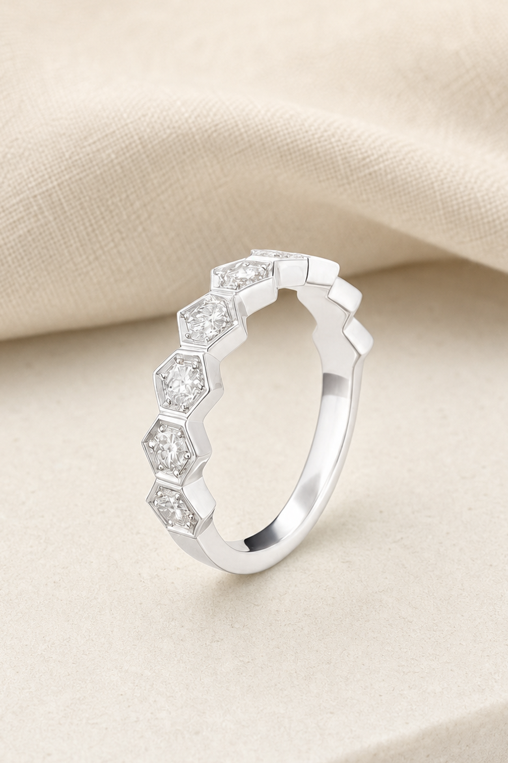 Impimo 0.7 CT Lab-Grown Diamond Round Cut Ring - 925 Sterling Silver with 18K White Gold Plating | close-up detail of the setting