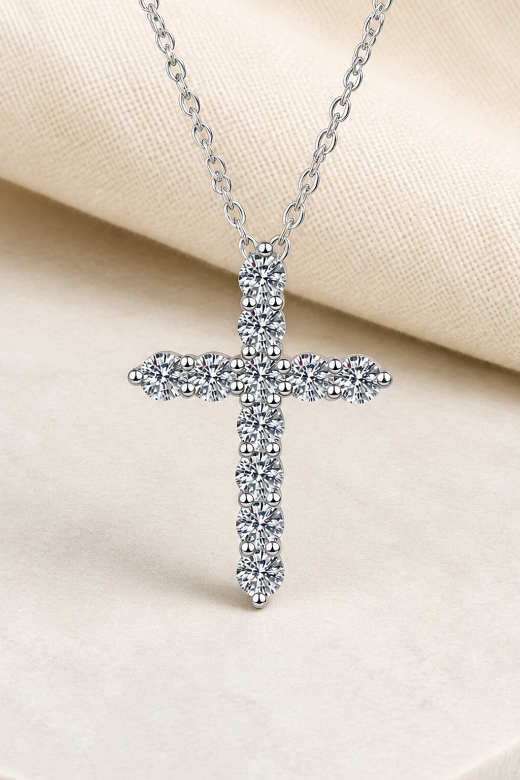 Impimo 1.1/1.6 CT (Total) Moissanite Round Cut Cross Pendant - 925 Sterling Silver with 18K White Gold Plating | close-up detail of the setting