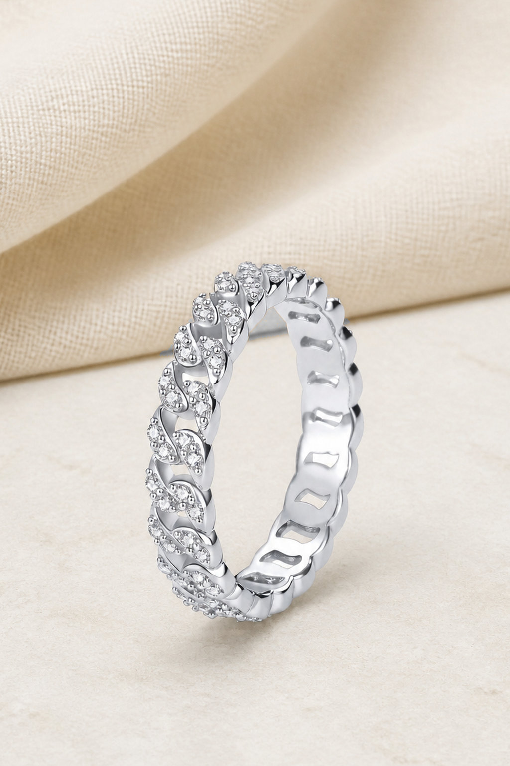 Impimo 0.45 CT Moissanite Round Cut Ring - 925 Sterling Silver with 18K White Gold Plating | close-up detail of the setting
