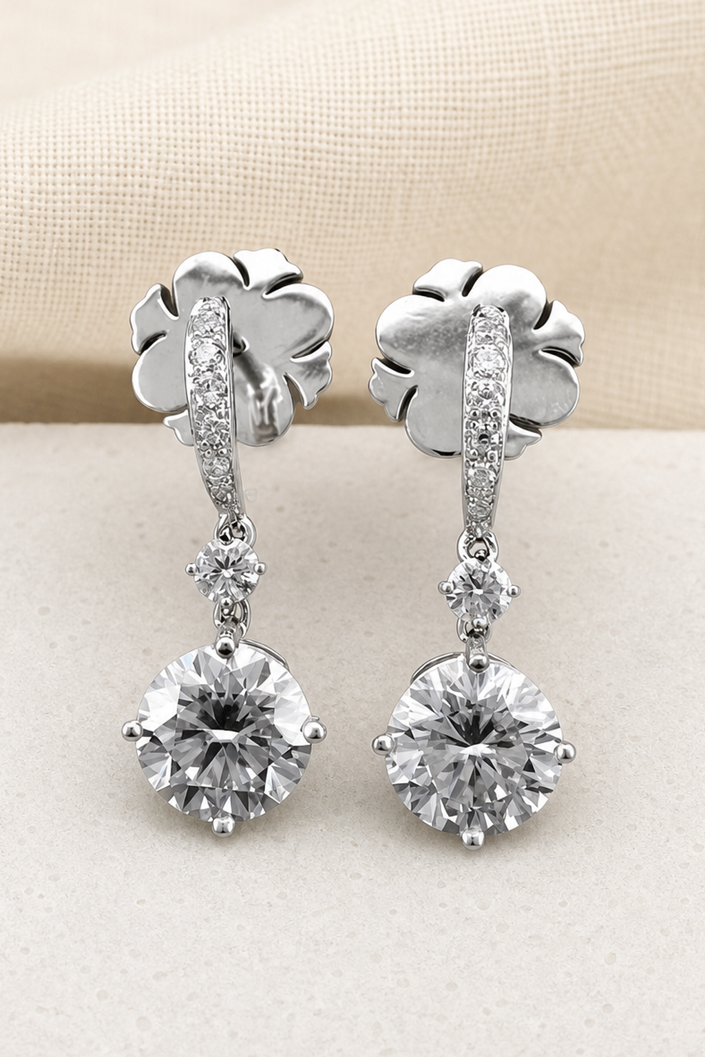 Impimo 4.3 CT Moissanite Drop Earrings - 925 Sterling Silver 18K White Gold | close-up detail of the setting