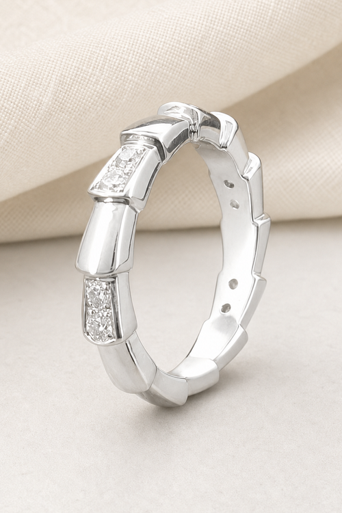 Impimo 0.35 CT Moissanite Geometric Eternity Ring - 925 Sterling Silver 18K White Gold | close-up detail of the setting