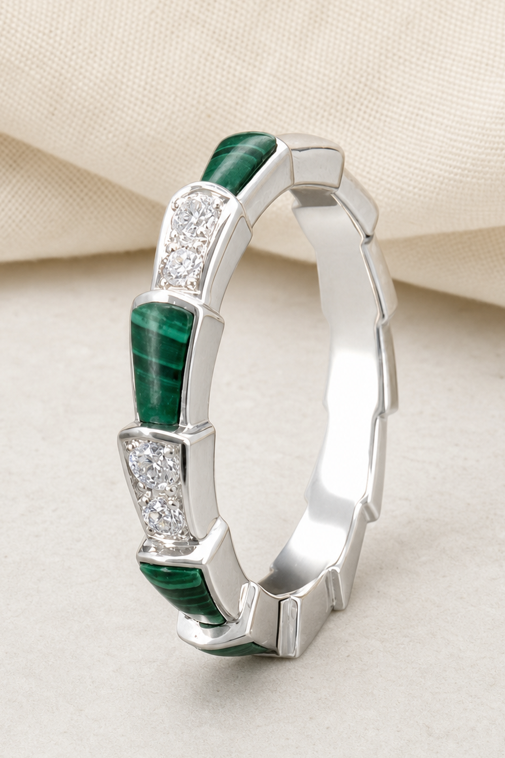 Impimo 0.35 CT Moissanite & Malachite Geometric Ring - 925 Sterling Silver 18K White Gold | close-up detail of the setting