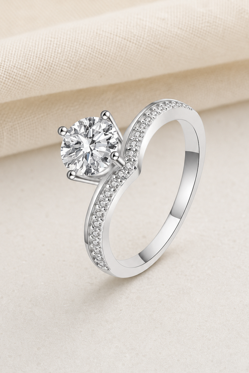 Impimo 0.5/1/2/3/5 CT Moissanite Round Cut Ring - 925 Sterling Silver with 18K White Gold Plating | close-up detail of the setting