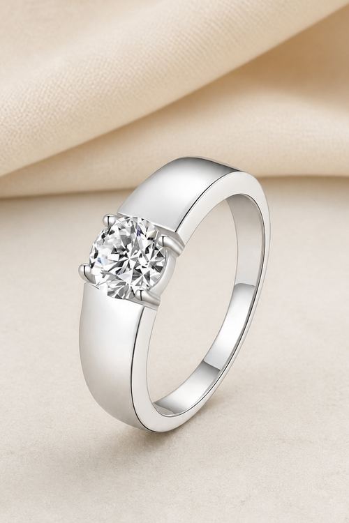 Impimo 0.5/1/2 CT Moissanite Round Cut Ring - 925 Sterling Silver with 18K White Gold Plating | close-up detail of the setting