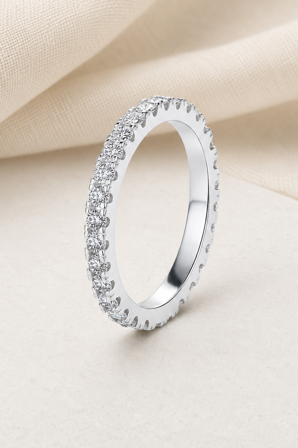 Impimo 0.9 CT Moissanite Round Cut Ring - 925 Sterling Silver with 18K White Gold Plating | close-up detail of the setting