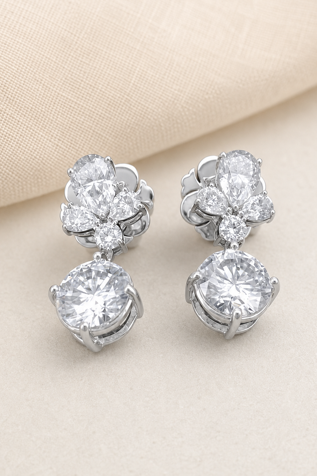 Impimo 6.4 CT Moissanite Floral Drop Earrings - 925 Sterling Silver 18K White Gold | close-up detail of the setting