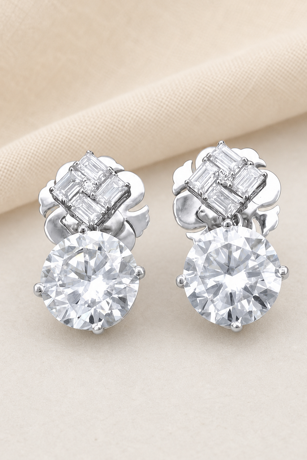 Impimo 6.7 CT Moissanite Drop Earrings - 925 Sterling Silver 18K White Gold | close-up detail of the setting