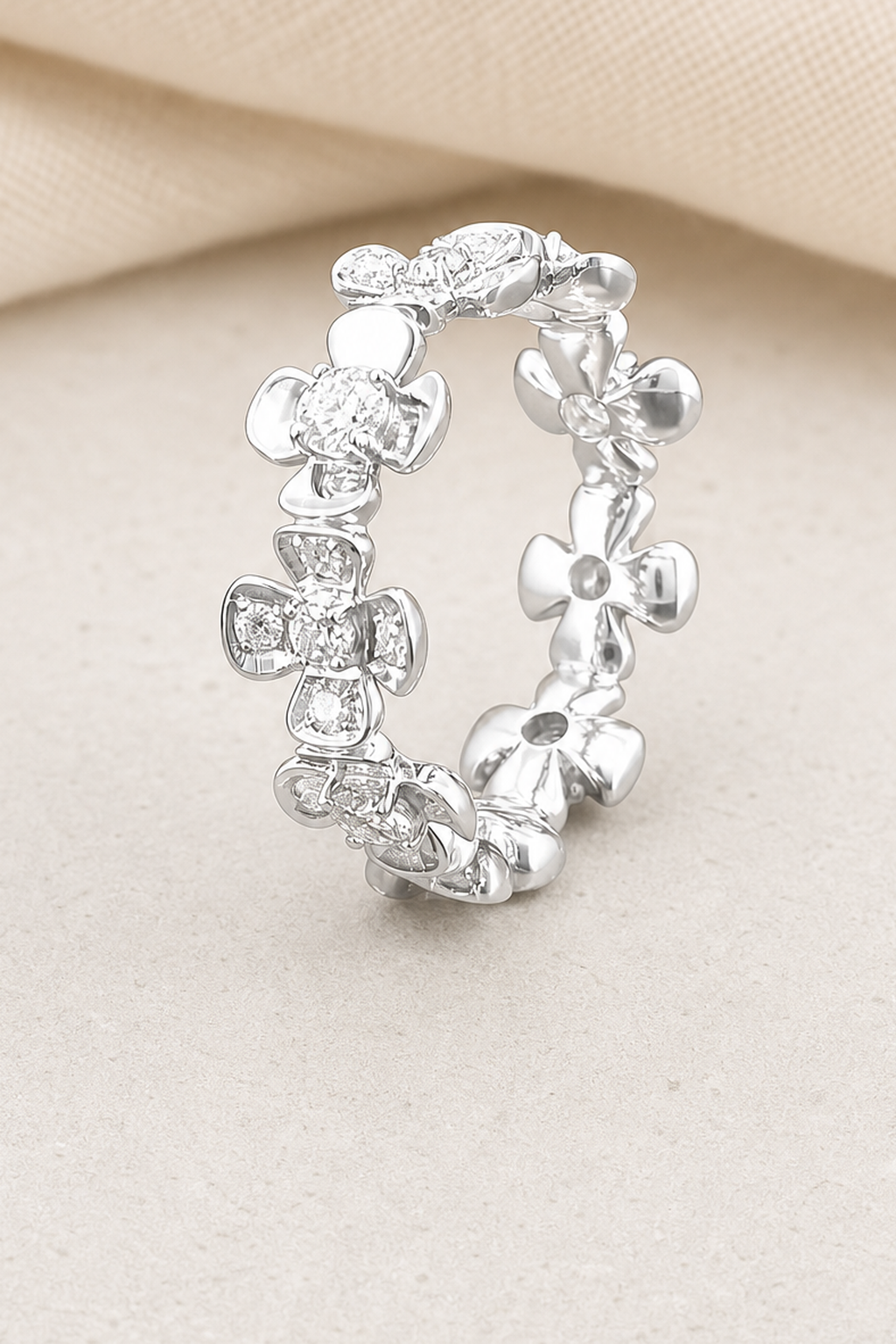 Impimo 1 CT Moissanite Floral Eternity Band Ring - 925 Silver 18K White Gold | close-up detail of the setting