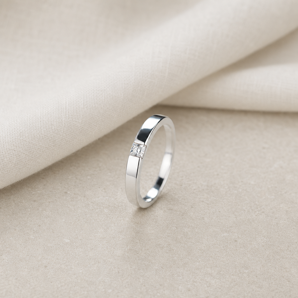 Impimo 0.3 CT Moissanite Princess Cut Ring - 925 Silver 18K Gold | additional view on ivory linen